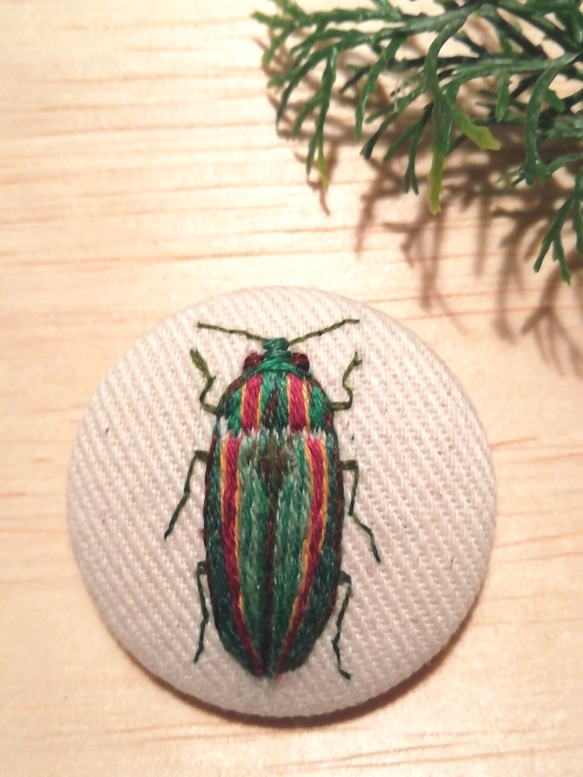 刺繍ブローチ ~タマムシ~ 1枚目の画像