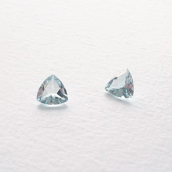 2025新入荷 6×6mm）2個入 アクアマリン（三角 ルース (有 天然石 066 天然石 アクセサリー