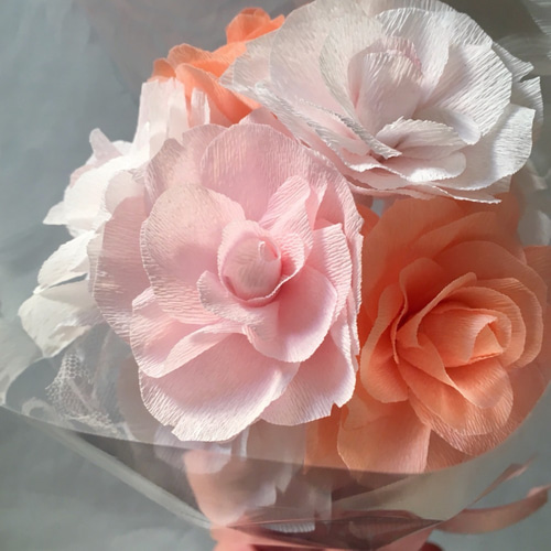 ペーパーフラワーのローズブーケ＜ピンク＞ アートフラワー SUI 紙のお