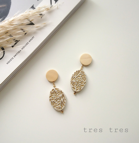 カボションピアス ニュアンス 冬アクセサリー ビーズピアス 大ぶり