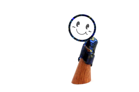 ボビンルーペ ステンドグラス　～くるっと指に巻いたらアクティブなルーペが出来ました～携帯ルーペ・拡大鏡・眼鏡・鯖江 人気・おすすめ｜使いやすい・旅行におすすめ 品質保証 全国発送 正規品・日本国内発送・安心保証付き