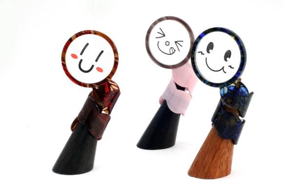 ボビンルーペ ステンドグラス　～くるっと指に巻いたらアクティブなルーペが出来ました～携帯ルーペ・拡大鏡・眼鏡・鯖江 人気・おすすめ｜使いやすい・旅行におすすめ 品質保証 全国発送 正規品・日本国内発送・安心保証付き