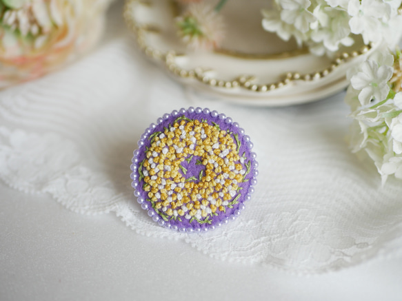 刺繍ブローチ『ミモザ＊パープル』 2枚目の画像