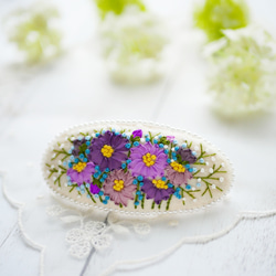 刺繍のバレッタ＊ベージュ＊パープル系のお花 2枚目の画像