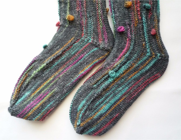 opal 手編みの靴下 縦編みソックス レリーフ編み こんぺいとう 3枚目の画像