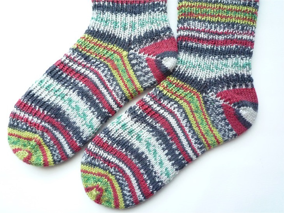 手編みの靴下 手編みソックス エスニック 3枚目の画像