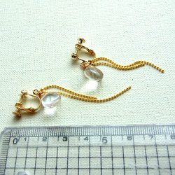 石英（水晶）的小尾巴夾式耳環 第4張的照片