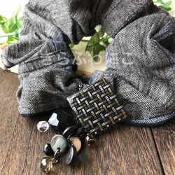 2wayスクエアレジンチャーム付きシュシュ／ヘアゴム・バッグ