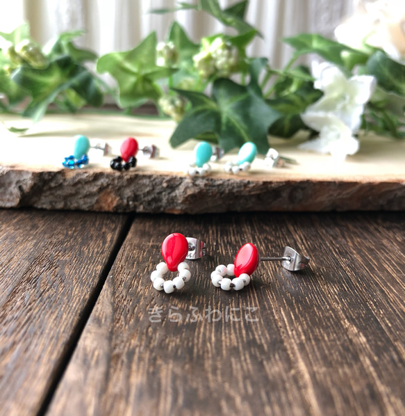 小さなチェコガラスとビーズフープのピアス・ノンホールピアス／SUS