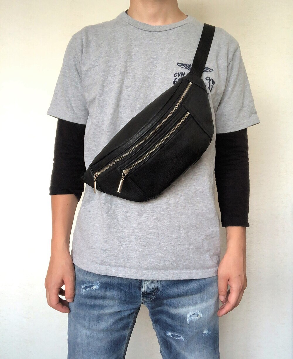 メンズ　レザーボディバッグ　ブラック