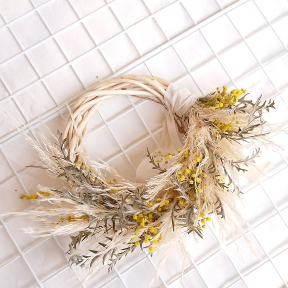 パンパスグラスとミモザのふあふあリース ミモザとパンパスグラスのふわふわリース ドライフラワー
