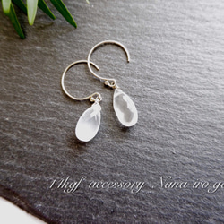 14kgf  white moonstone pierce 1枚目の画像