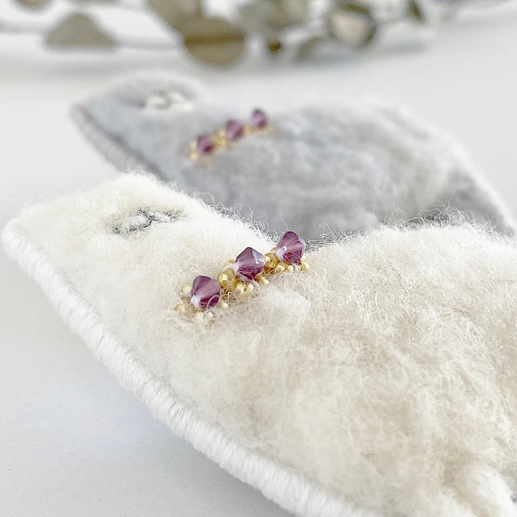 誕生石羊駝胸針（白色）二月/紫水晶 第5張的照片