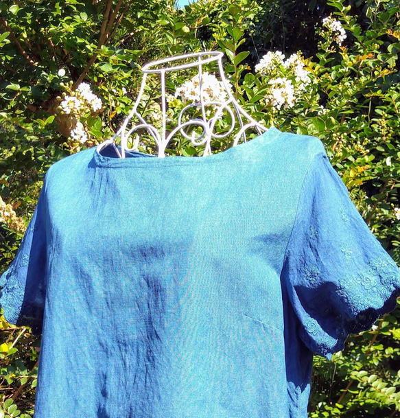 正藍染(天然発酵灰汁建て)　ヘンプ&オーガニックコットン布帛のシャツ　伸びない生地のTシャツ　レディース 6枚目の画像