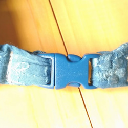 シュシュ首輪　正藍染オーガニックコットン(天然発酵灰汁建て)　安全バックル使用 2枚目の画像