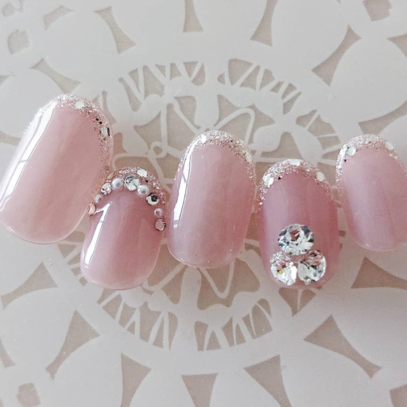 上品ラメフレンチ ネイル/Vカットストーン/シンプル/ネイルチップ/前