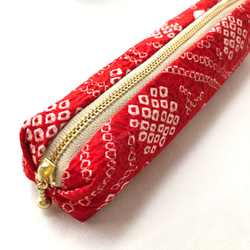 絞りの柔らかペンケース(赤)ファスナー☆着物リメイク 2枚目の画像