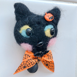 黒猫ハロウィンブローチ 3枚目の画像