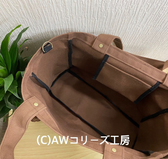 カシメ付き：ジャンプする馬の柄の輸入生地と８号帆布で作ったサイドポケット付きトートバッグ（Ｌサイズ） 3枚目の画像