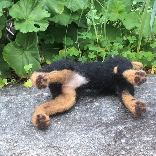 犬の日2024 羊毛フェルトの犬人形（ドーベルマン） 羊毛フェルト エア