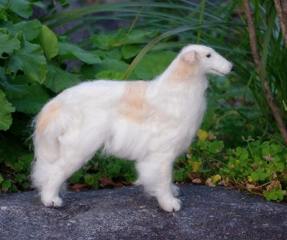 羊毛フェルトの犬人形（ボルゾイ） 2枚目の画像