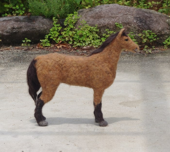 羊毛フェルト28cm：オーダーメイドの馬人形：ぬいぐるみ・置物：羊毛フェルト 2枚目の画像