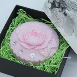 石鹸で作った彫刻のバラ「バラのソープカービング」②ー１ 1枚目の画像