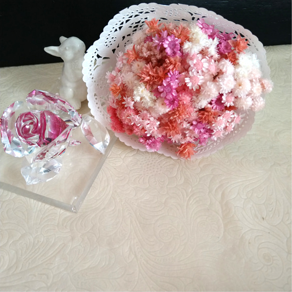 ピンクの小花を集めた可愛いミニブーケ p!nk 3枚目の画像
