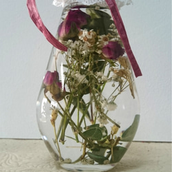 小花が可愛いガーデン風のハーバリウム roseraie 2枚目の画像