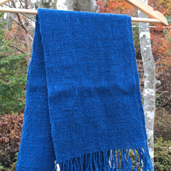 【畑からの優しい贈り物】 手紡ぎオーガニック和綿藍染マフラー 2枚目の画像