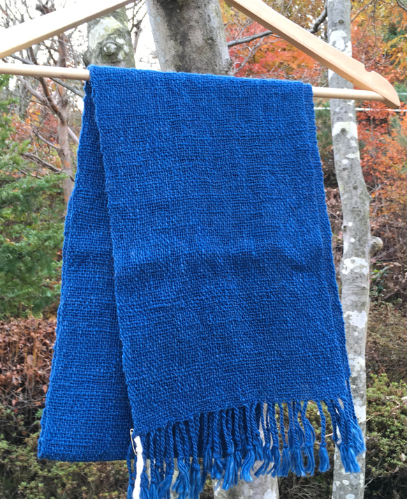 【畑からの優しい贈り物】 手紡ぎオーガニック和綿藍染マフラー 2枚目の画像