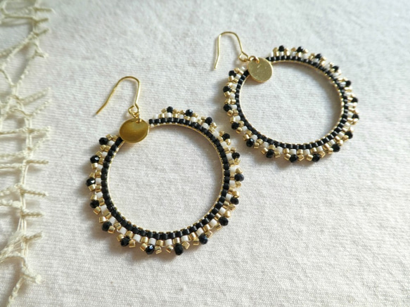 ビーズ刺繍 ラウンドフープピアス/イヤリング ビーズステッチ ブラック 
