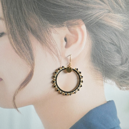 ビーズ刺繍 ラウンドフープピアス/イヤリング ビーズステッチ ブラック 