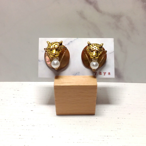 ヒョウの顔ピアス/イヤリング イヤリング・ノンホールピアス yaya 通販  