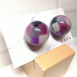 モザイク風のシンプルな球体ピアス／イヤリング(中)＊紫Mix＊ 4枚目の画像