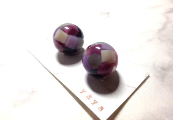 モザイク風のシンプルな球体ピアス／イヤリング(中)＊紫Mix＊ 5枚目の画像
