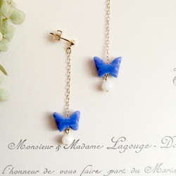 青い蝶々とマザーオブパールのロングピアス 3枚目の画像