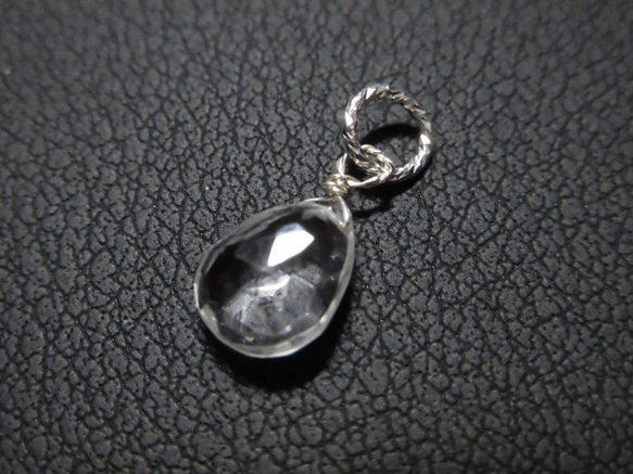 Silver925　宝石質ホワイトトパーズの１粒ペンダントトップ　　　154 1枚目の画像