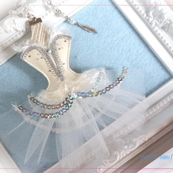 バレエ衣装のバックチャーム　オデット姫のチュチュ　白鳥の湖＜受注作品＞ 1枚目の画像