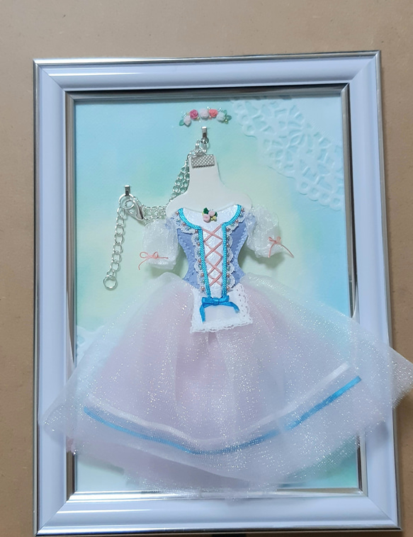 L様専用　バレエ衣装チャーム　スタンド付き　ペザントのロマンティックチュチュ 1枚目の画像