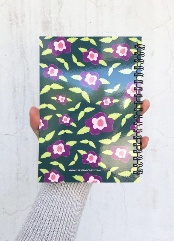 紫色花線圈筆記本 | 花草 | 花園 | Floral Spiral Notebook | pulps of wood 第2張的照片