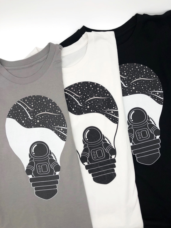 スペース電球Tシャツ - ホワイトM |宇宙| Astro電球| Tシャツ|木材のパルプ 1枚目の画像