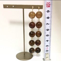 ブラウン天然石風5連ピアスorイヤリング 2枚目の画像