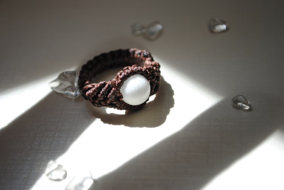 ホワイトジェイド編み指輪＊8㎜ 2枚目の画像