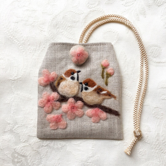 桜とすずめ お守り袋 1枚目の画像