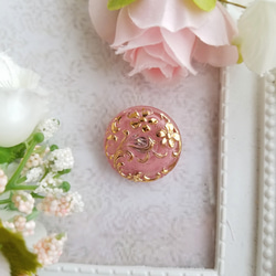 チェコガラスボタンの帯留め　ピンク&ゴールド 2枚目の画像