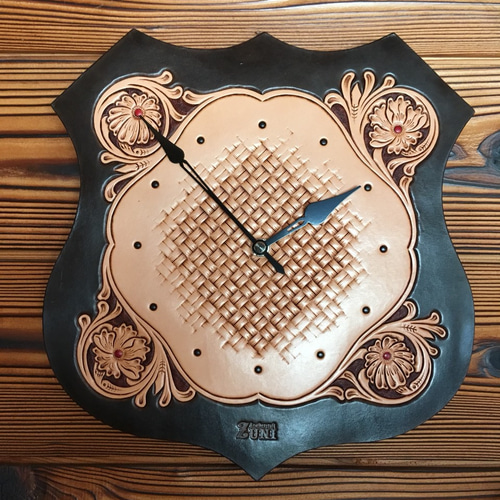 レザーカービング入り掛け時計