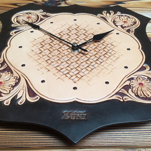 レザーカービング入り　掛け時計 レザーカービング入り 掛け時計