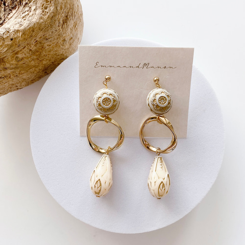 チタンポスト アレルギー対応 アンティーク風 ビーズ 3連 ヴィンテージ  