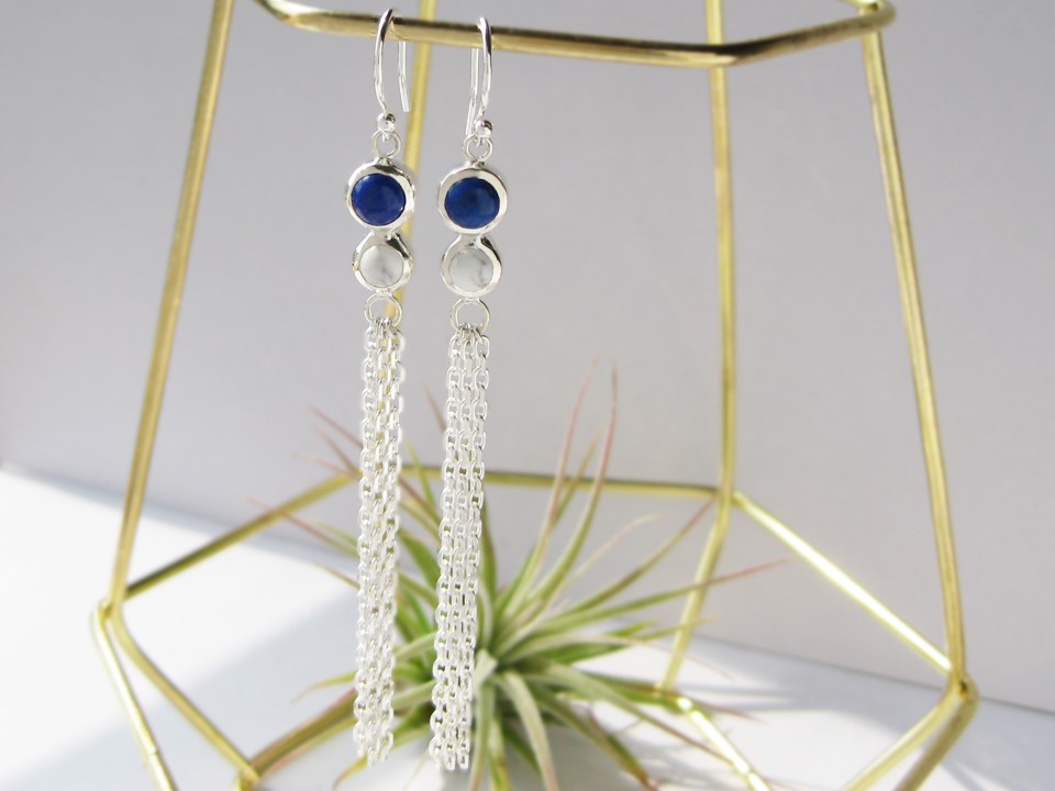 フリンジピアス (ラピスラズリ,マグネサイト) 15,444円